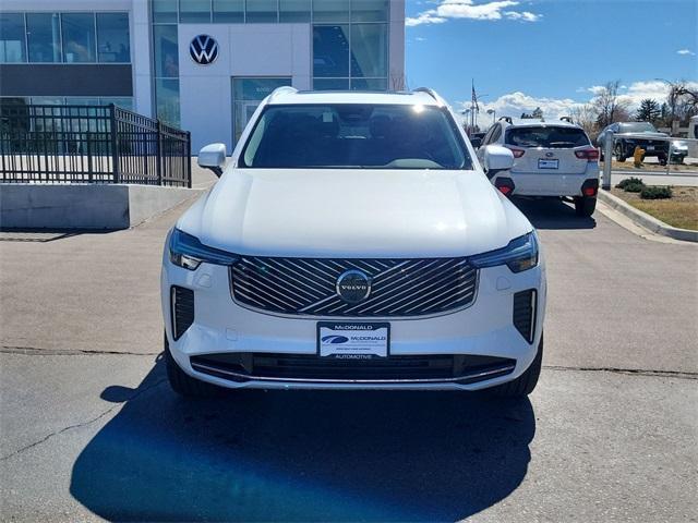 Photo of 2025 White Volvo XC90