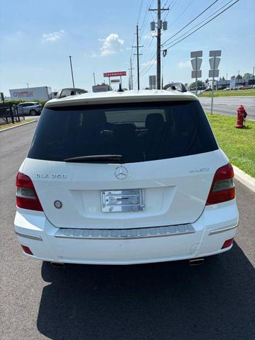 Photo of 2010 Arctic White Mercedes-Benz GLK-Class