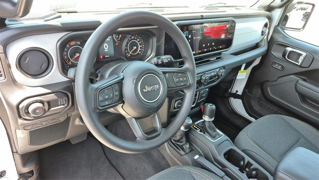 Photo of 2025 Bright White Clearcoat Jeep Wrangler