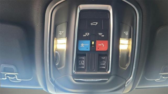 Photo of 2025 Diamond Black Jeep Grand Cherokee L