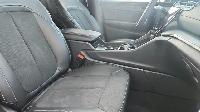 Photo of 2025 Diamond Black Jeep Grand Cherokee L