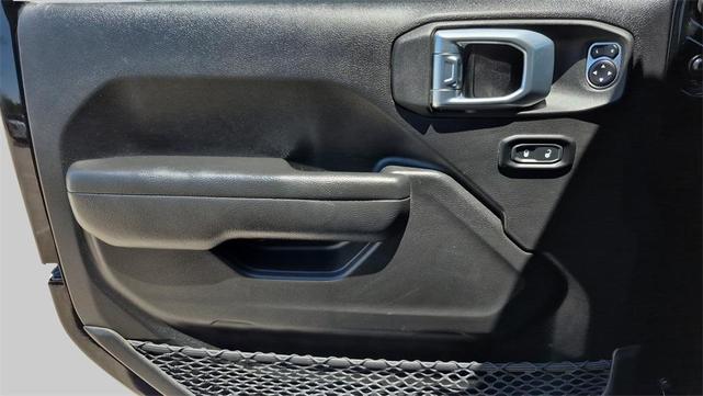 Photo of 2023 Black Clearcoat Jeep Gladiator