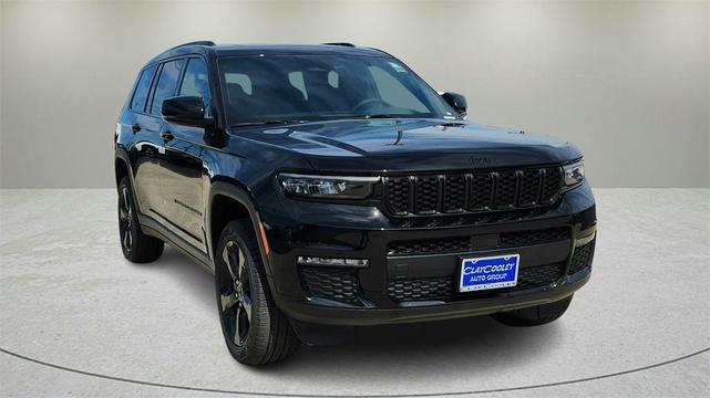Photo of 2025 Diamond Black Jeep Grand Cherokee L