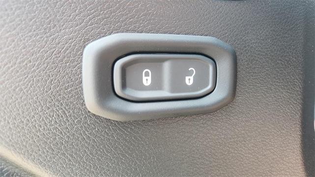 Photo of 2025 Anvil Clearcoat Jeep Wrangler