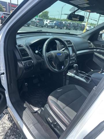 Photo of 2019 Oxford White Ford Explorer