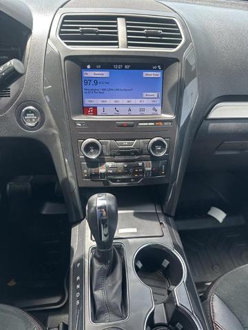 Photo of 2019 Oxford White Ford Explorer
