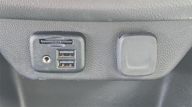 Photo of 2023 Summit White Chevrolet Traverse