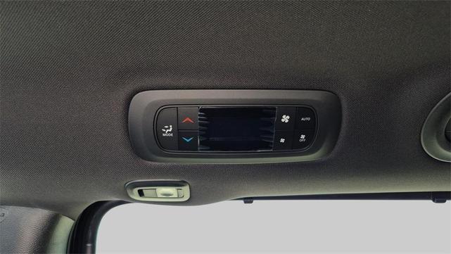 Photo of 2025 Diamond Black Chrysler Pacifica