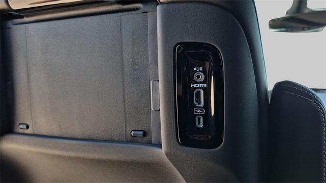 Photo of 2025 Diamond Black Chrysler Pacifica