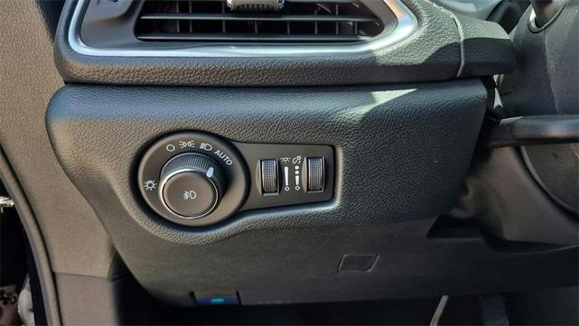 Photo of 2025 Diamond Black Chrysler Pacifica