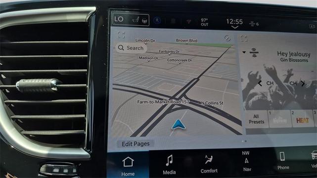 Photo of 2025 Diamond Black Chrysler Pacifica