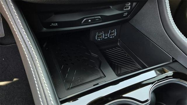 Photo of 2025 Diamond Black Chrysler Pacifica