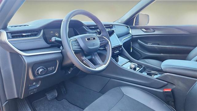 Photo of 2025 Velvet Red Pearlcoat Jeep Grand Cherokee L