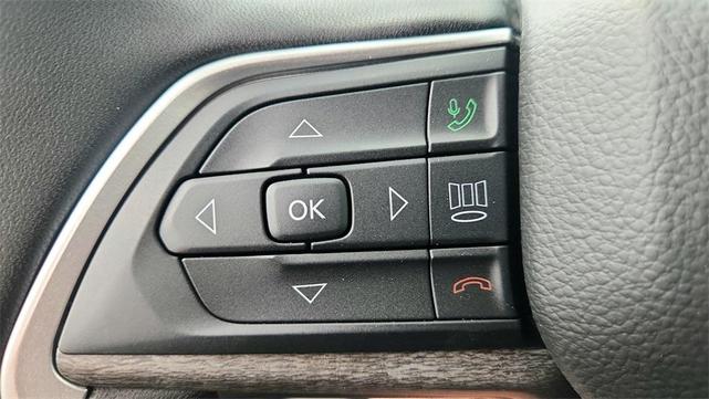 Photo of 2025 Metallic Jeep Grand Cherokee L
