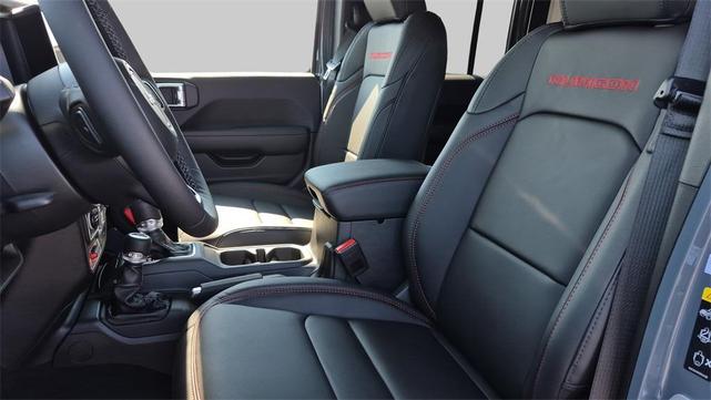 Photo of 2025 Anvil Clearcoat Jeep Wrangler