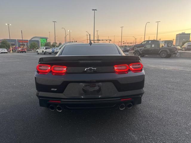 Photo of 2019 Mosaic Black Metallic Chevrolet Camaro