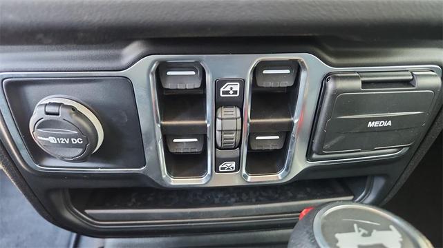 Photo of 2025 Black Clearcoat Jeep Wrangler
