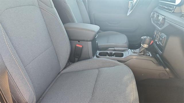 Photo of 2025 Black Clearcoat Jeep Wrangler