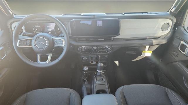 Photo of 2025 Black Clearcoat Jeep Wrangler