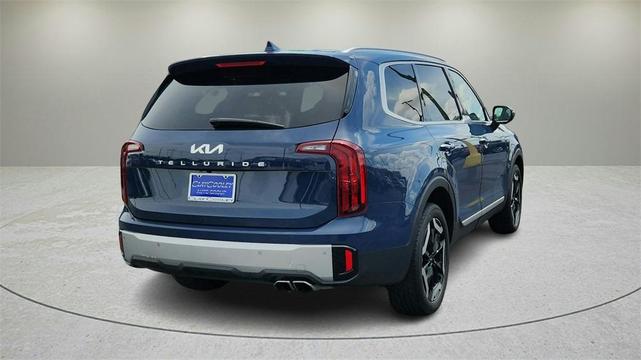 Photo of 2024 Midnight Black Kia Telluride