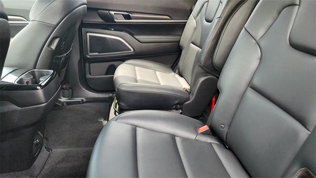 Photo of 2024 Midnight Black Kia Telluride