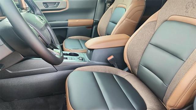 Photo of 2022 Alto Blue Metallic Tinted Clearcoat Ford Bronco Sport