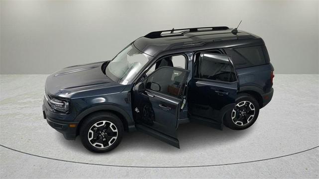 Photo of 2022 Alto Blue Metallic Tinted Clearcoat Ford Bronco Sport