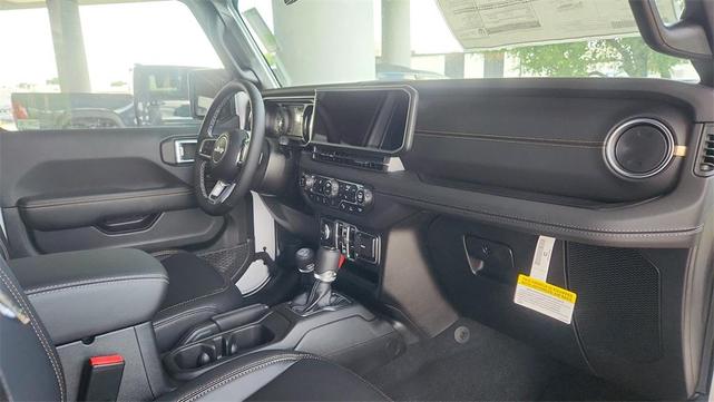 Photo of 2025 Bright White Clearcoat Jeep Wrangler