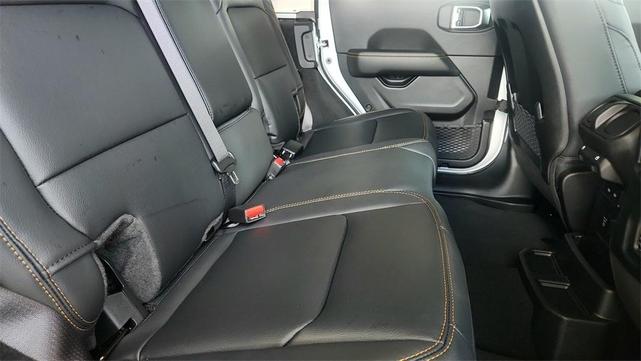 Photo of 2025 Bright White Clearcoat Jeep Wrangler