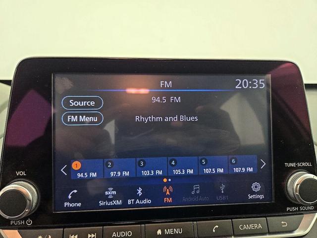 Photo of 2020 White Nissan Altima