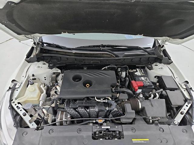 Photo of 2020 White Nissan Altima