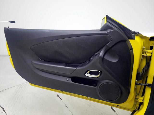 Photo of 2015 Yellow Chevrolet Camaro