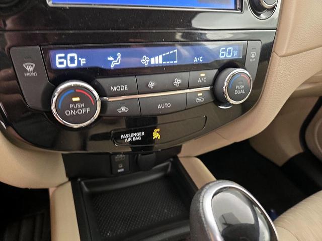 Photo of 2017 White Nissan Rogue