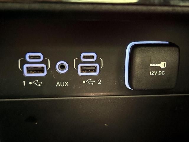 Photo of 2023 White Jeep Grand Cherokee