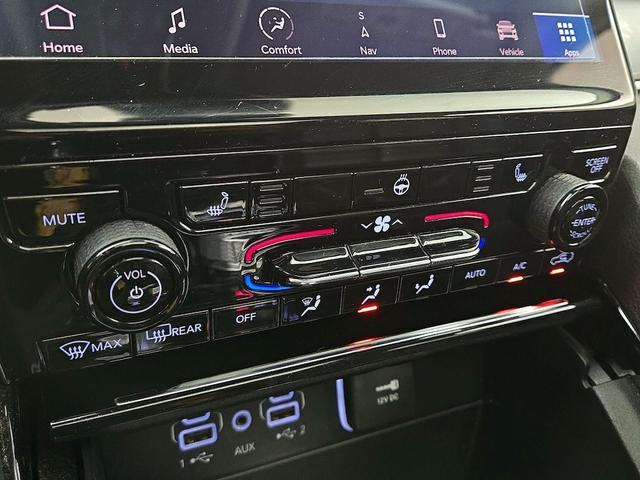 Photo of 2023 White Jeep Grand Cherokee