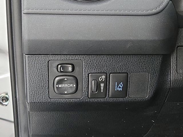Photo of 2018 Silver Toyota RAV4
