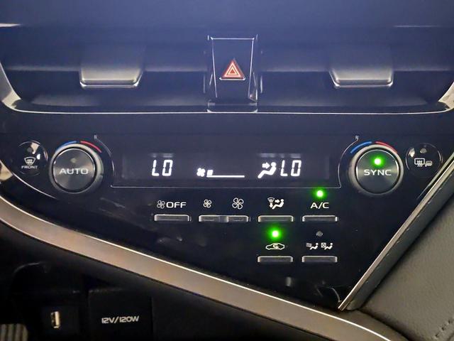 Photo of 2021 Black Toyota Camry Hybrid