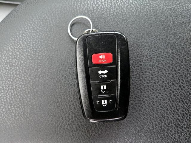 Photo of 2021 Black Toyota Camry Hybrid