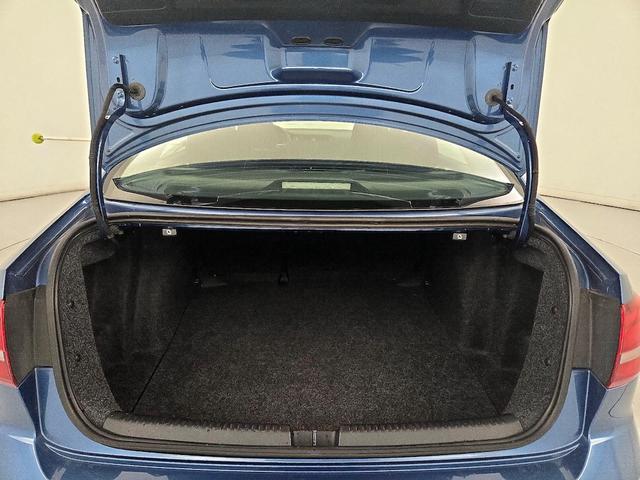 Photo of 2016 Blue Volkswagen Jetta