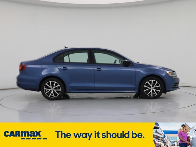 Photo of 2016 Blue Volkswagen Jetta