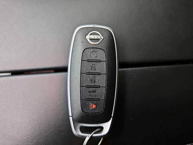 Photo of 2023 Gray Nissan Rogue