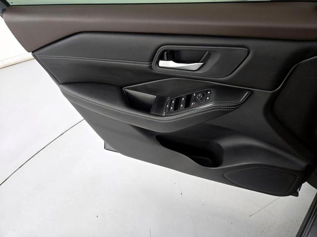 Photo of 2023 Gray Nissan Rogue