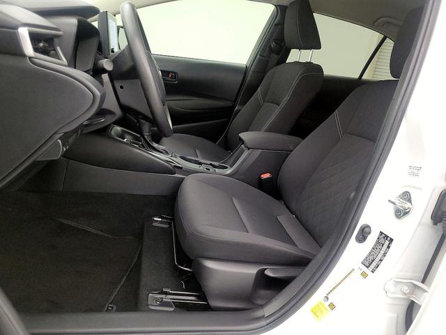 Photo of 2023 White Toyota Corolla Hybrid