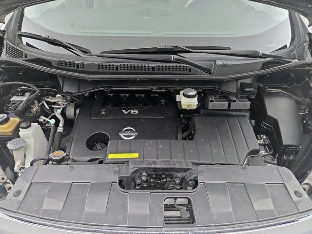 Photo of 2014 Tan Nissan Quest