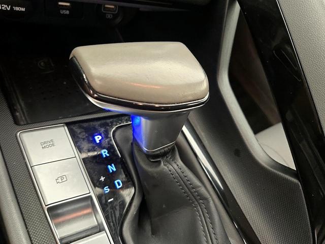 Photo of 2022 Red Hyundai ELANTRA
