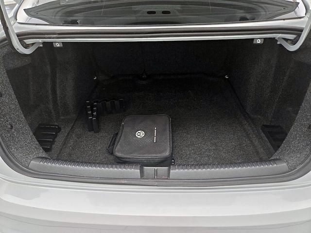 Photo of 2017 Silver Volkswagen Jetta