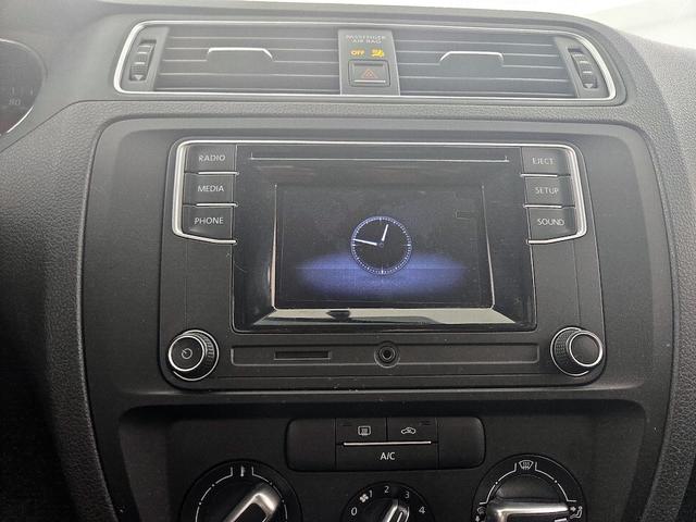 Photo of 2017 Silver Volkswagen Jetta