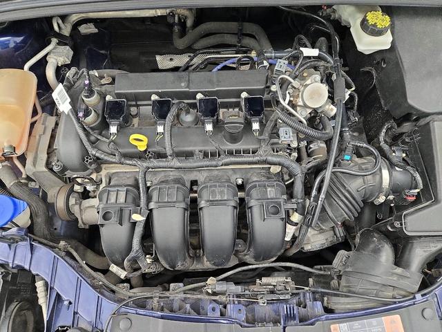 Photo of 2017 Blue Ford Focus