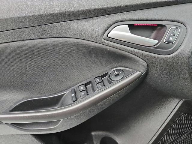 Photo of 2017 Blue Ford Focus