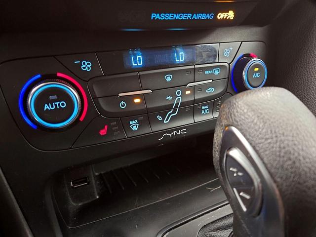 Photo of 2017 Blue Ford Focus
